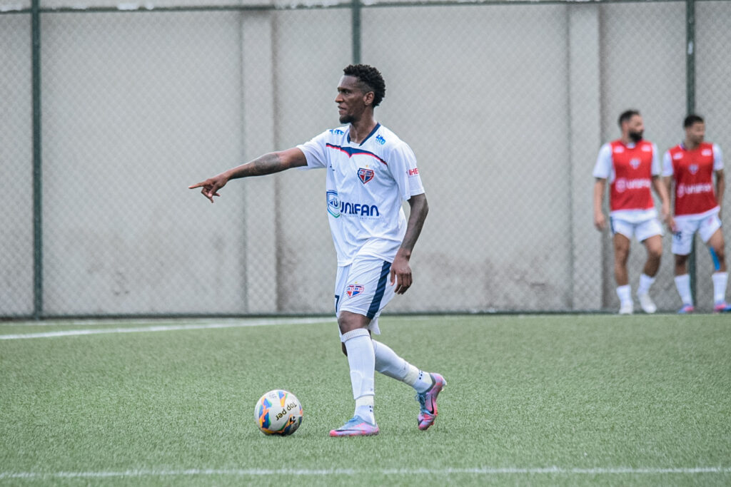 Bahia de Feira finaliza preparação para a estreia do Baianão neste domingo, na Arena Cajueiro