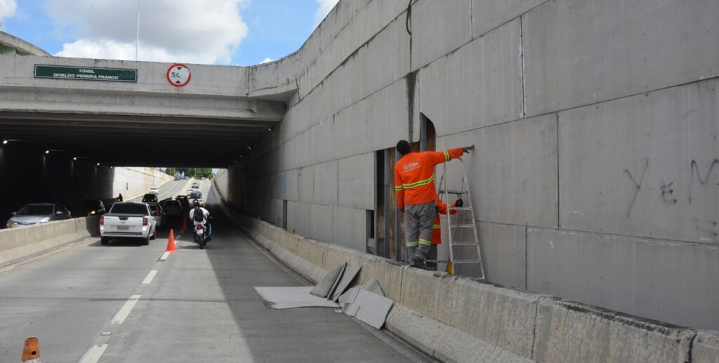 SOMA interdita outra faixa no túnel da avenida Maria Quitéria