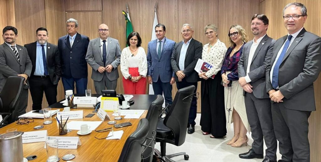 Em Brasília, Colbert se reúne com Ministra da Saúde