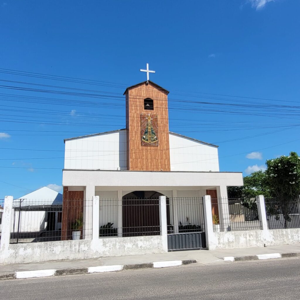 Igreja católica é invadida durante a madrugada, em Feira de Santana