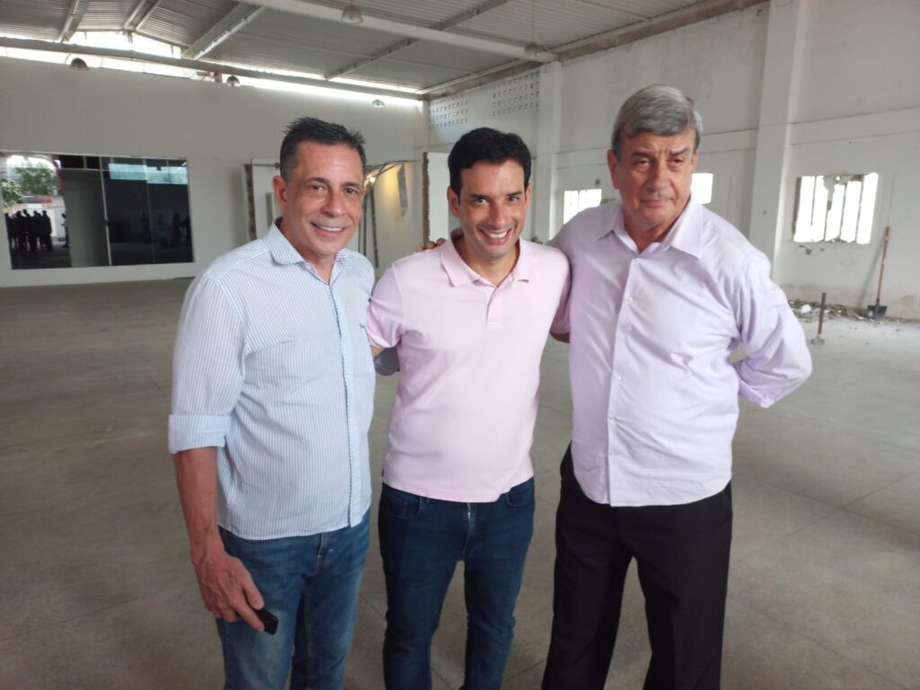 Em Feira, deputado Léo Prates convida Colbert Martins e Sérgio Carneiro para se filiarem ao PDT: ‘Será uma honra’