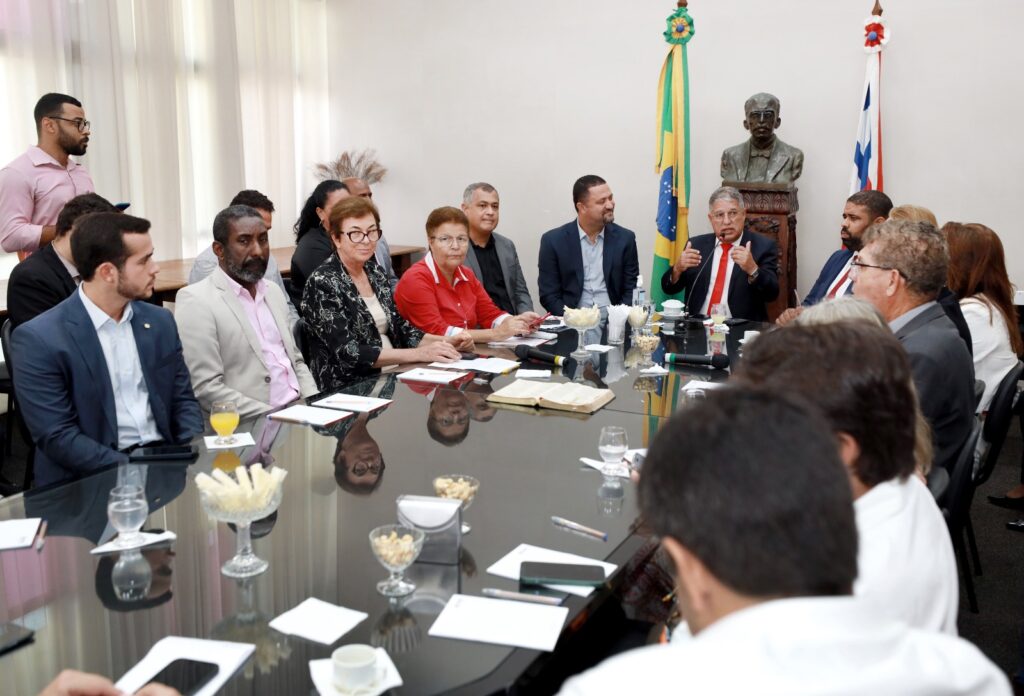 Programa Bahia Pela Paz é apresentado a deputados e deputadas na Alba
