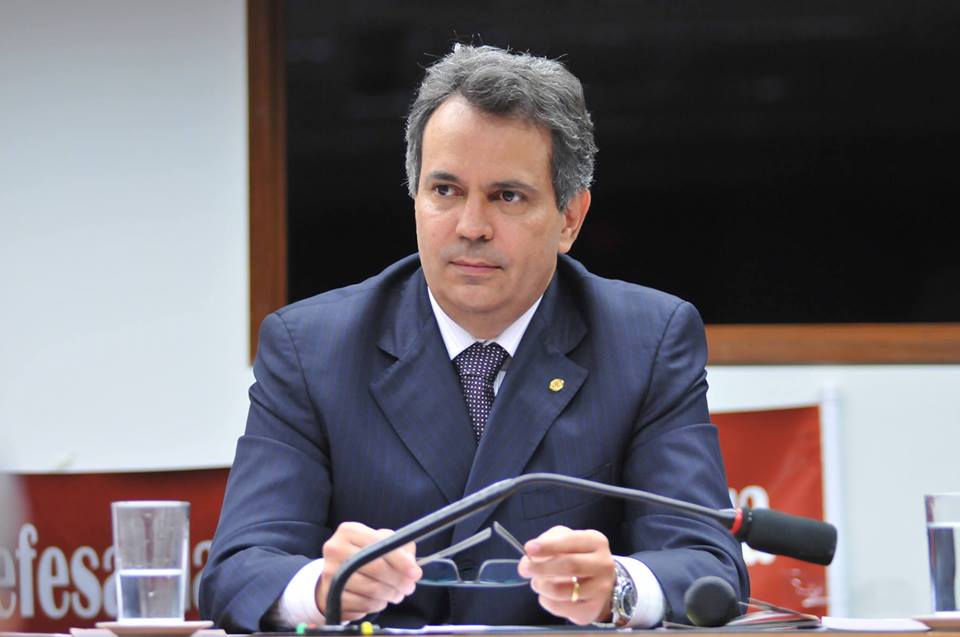 Apesar do convite de Leo Prates a Colbert Martins, Félix Mendonça diz que PDT pode apoiar Zé Neto em Feira
