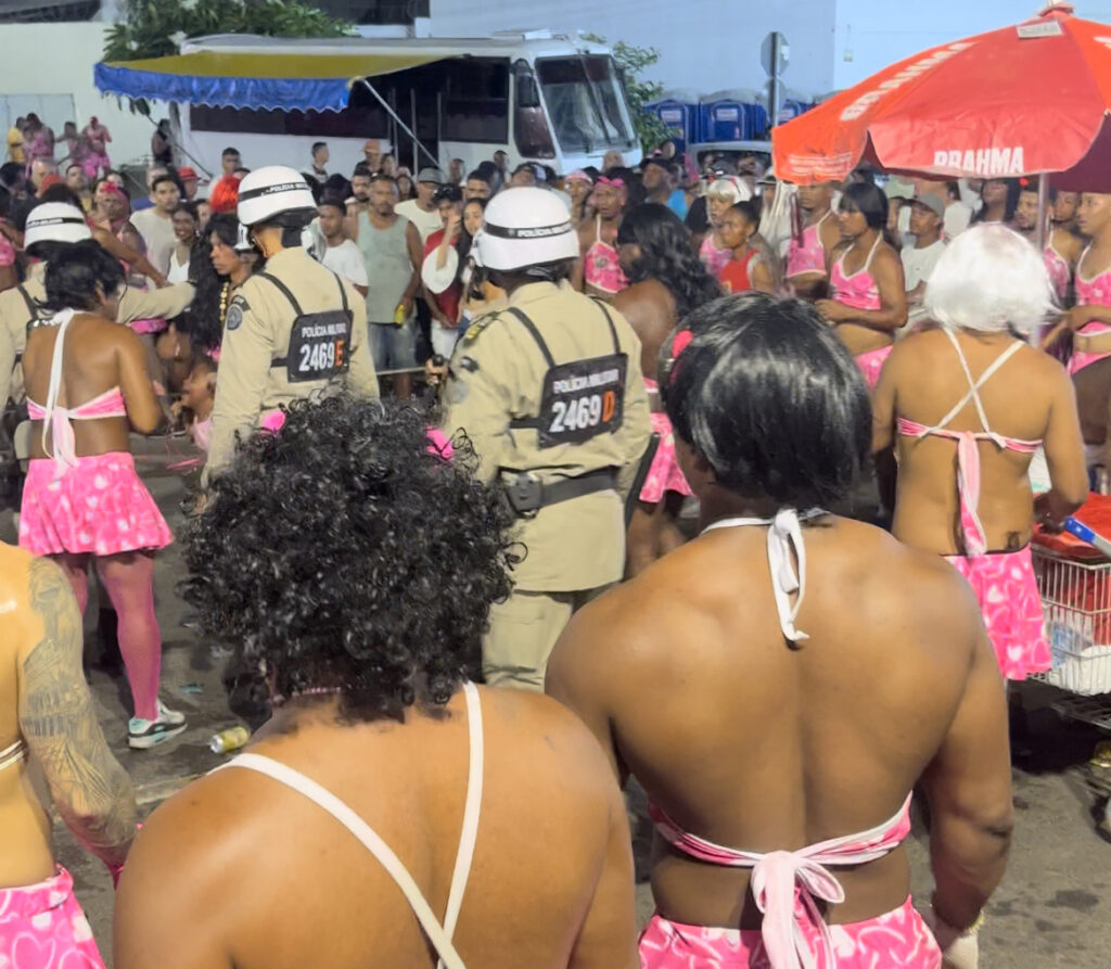 Confusão marca passagem do Lá Vem Elas; foliões alegam que criança foi agredida pela PM