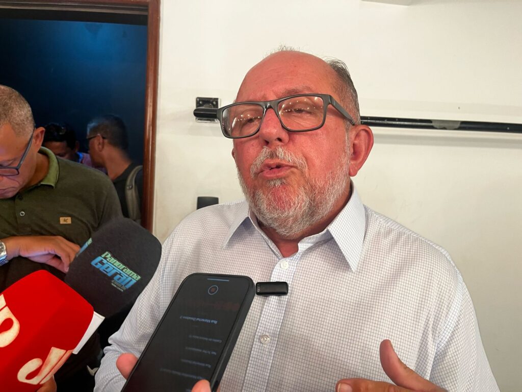 José de Arimateia explica desistência de candidatura para apoiar ex-prefeito: ‘Tem essa paixão por Feira’