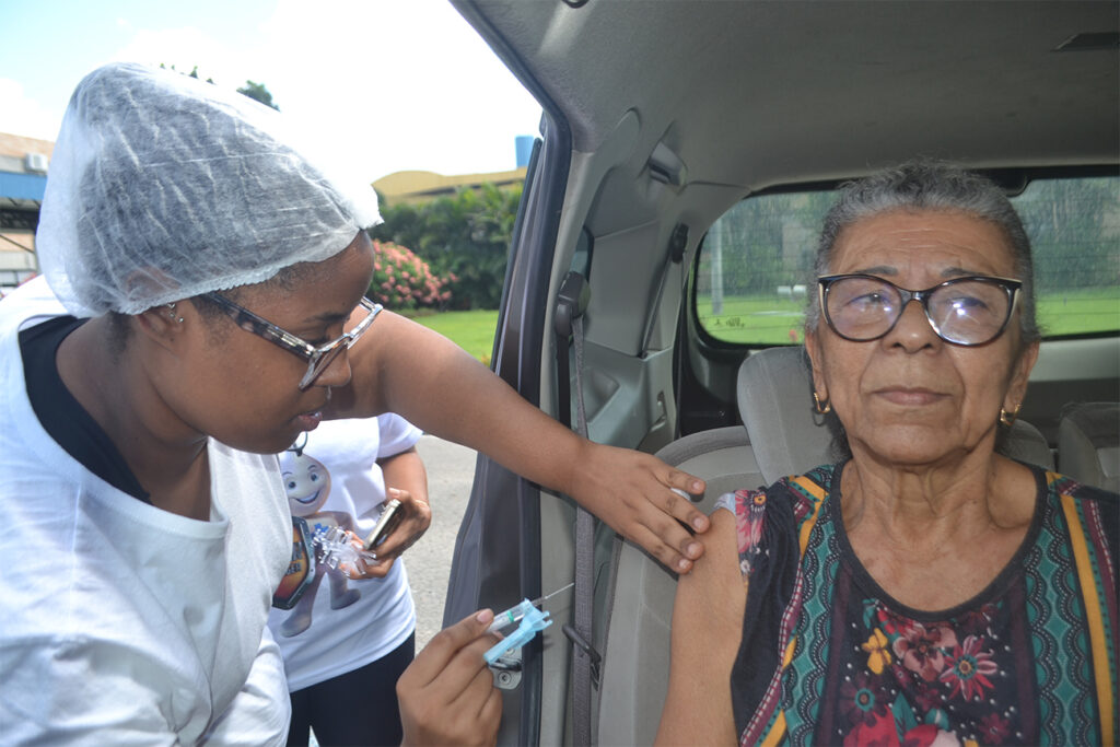 Mais de 31 mil pessoas já se vacinaram contra a gripe em Feira de Santana