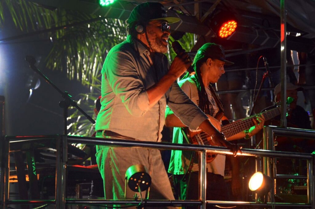 Cantor Edson Gomes é uma das atrações mais esperadas nesta quinta no Palco do Reggae