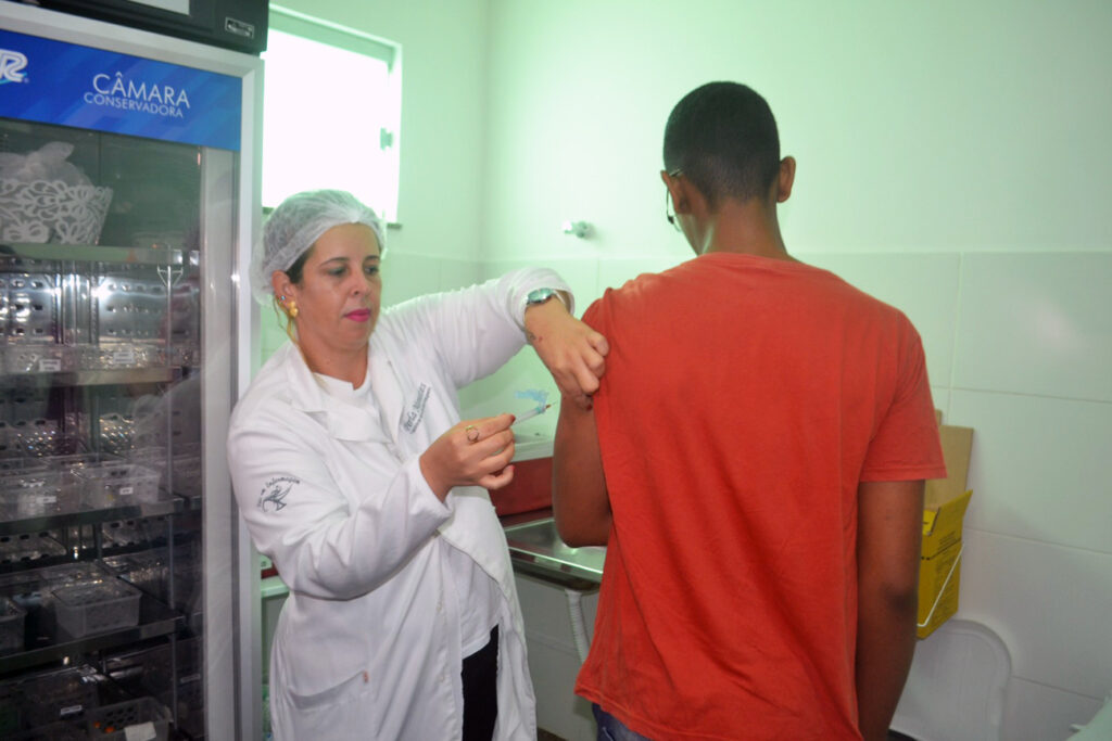 Prefeitura de Feira anuncia que vacina da dengue está liberada para pessoas de 4 a 59 anos