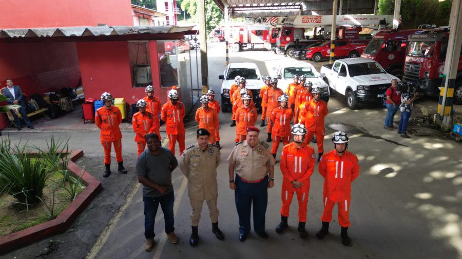 Mais 25 bombeiros baianos viajam para ajudar nos trabalhos de resgate do Rio Grande do Sul