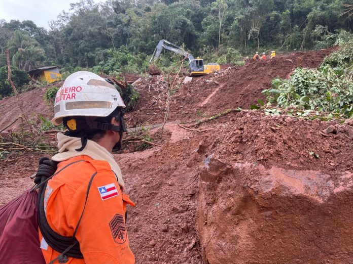 Bombeiros baianos já resgataram mais de 160 vítimas das chuvas no Rio Grande do Sul