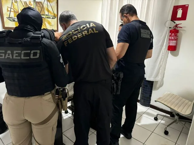 Advogado é preso em Feira de Santana por destruir provas de crimes cometidos por milícia, informa PF