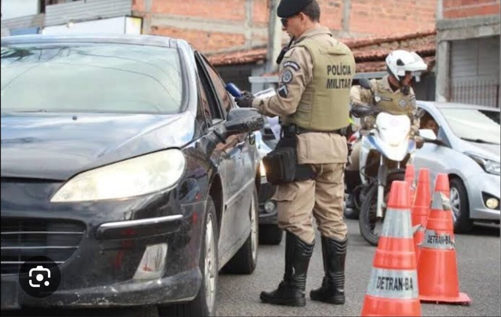 Polícia desarticula delivery de drogas e prende motorista em Feira de Santana