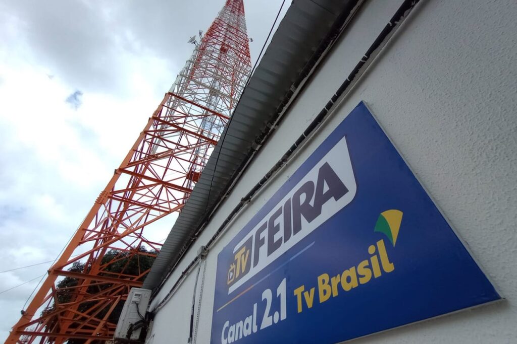 Vereador questiona imparcialidade da TV Feira em cobertura de evento no distrito de Humildes