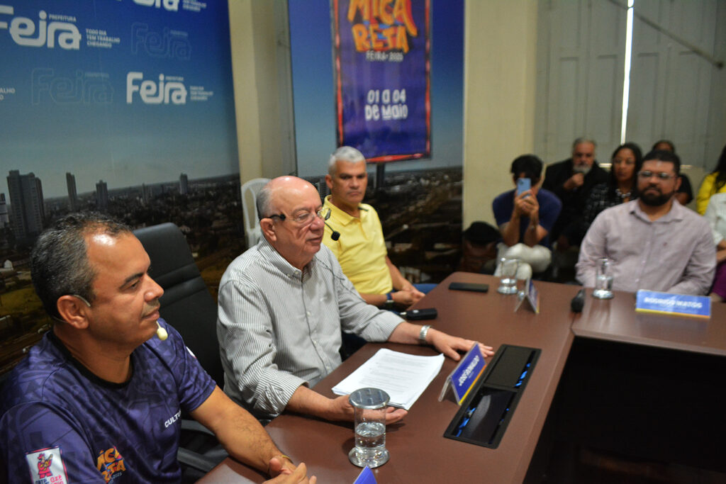 José Ronaldo levanta possibilidade de realizar a Micareta de Feira em novembro a partir de 2026