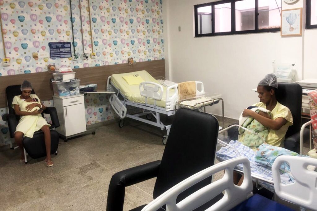 Dia das Mães ganha significado especial para mães de bebês prematuros no Hospital da Mulher de Feira