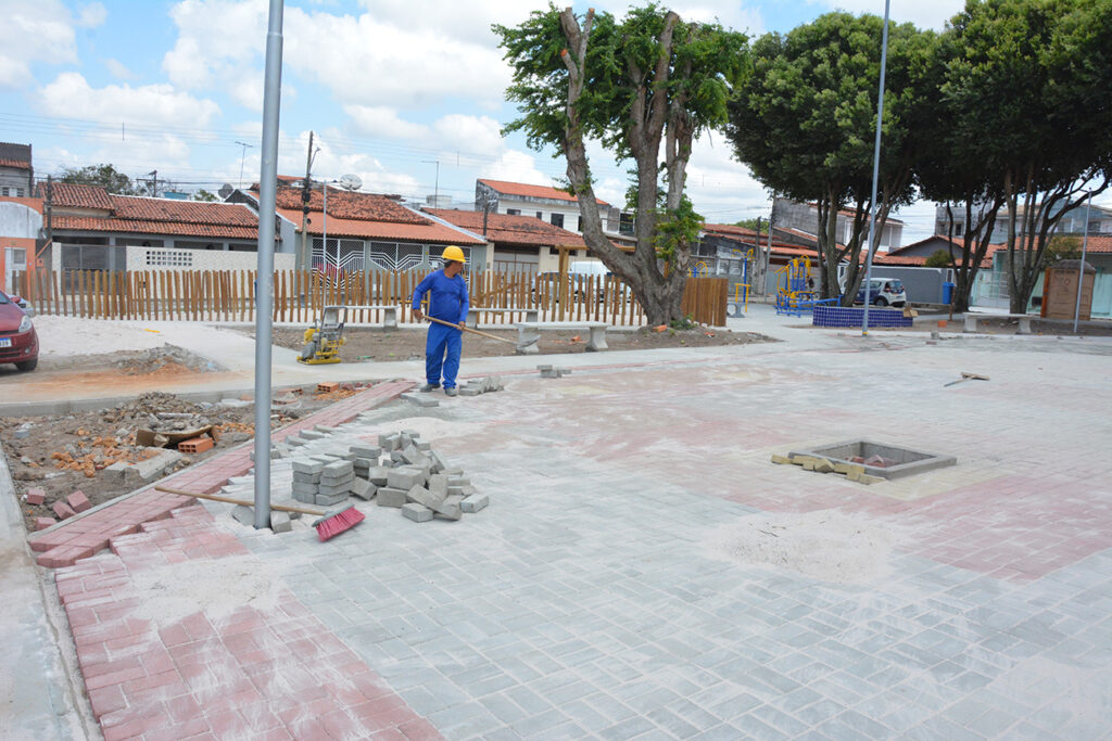 Moradores do bairro Cidade Nova solicitam revitalização de praças
