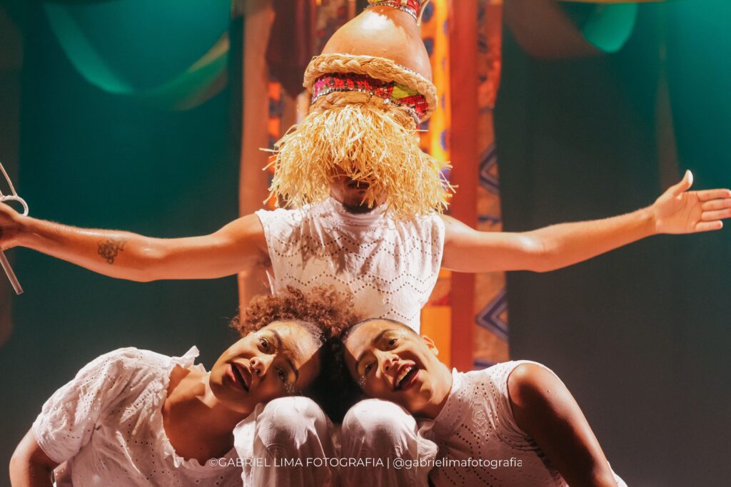 Espetáculo “Akoko Lati Wa Ni – Tempo de Ser” em nova temporada no Centro de Cultura Amélio Amorim