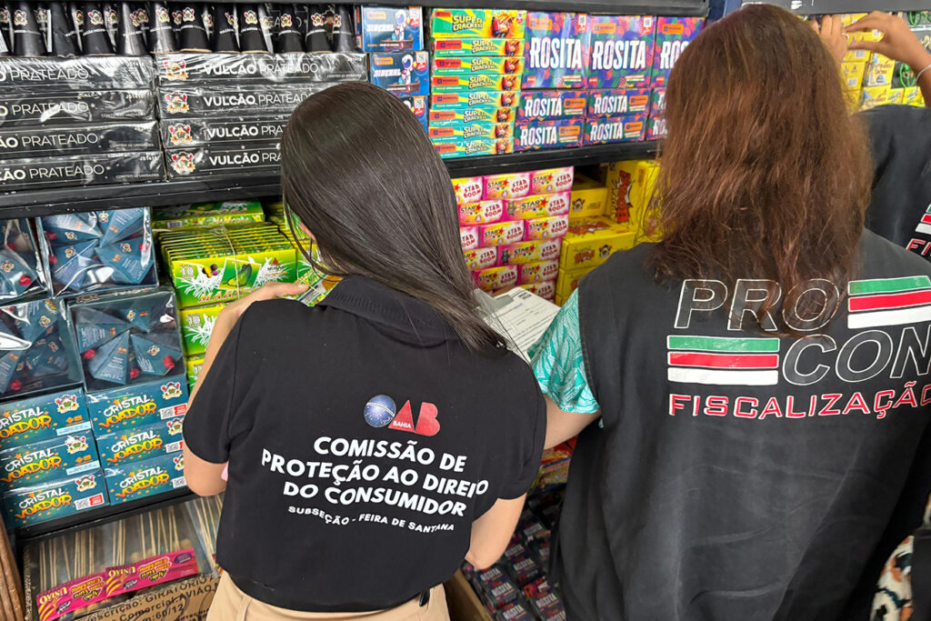 Procon de Feira retira 1.927 produtos irregulares de circulação em barracas de fogos