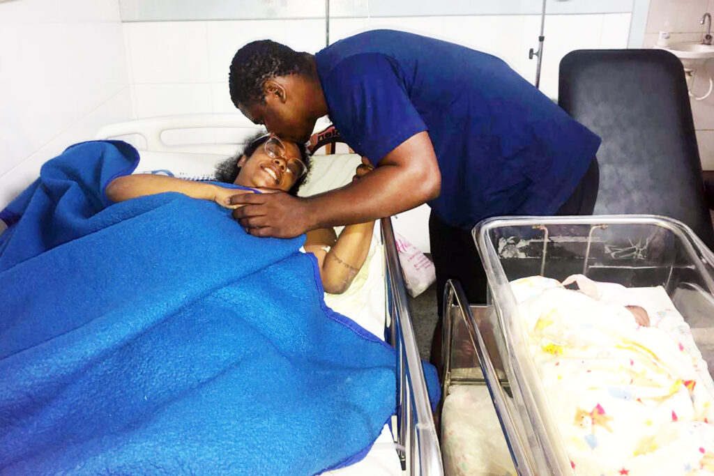 Nascimentos e homenagens marcam o Dia dos Namorados no Hospital da Mulher de Feira