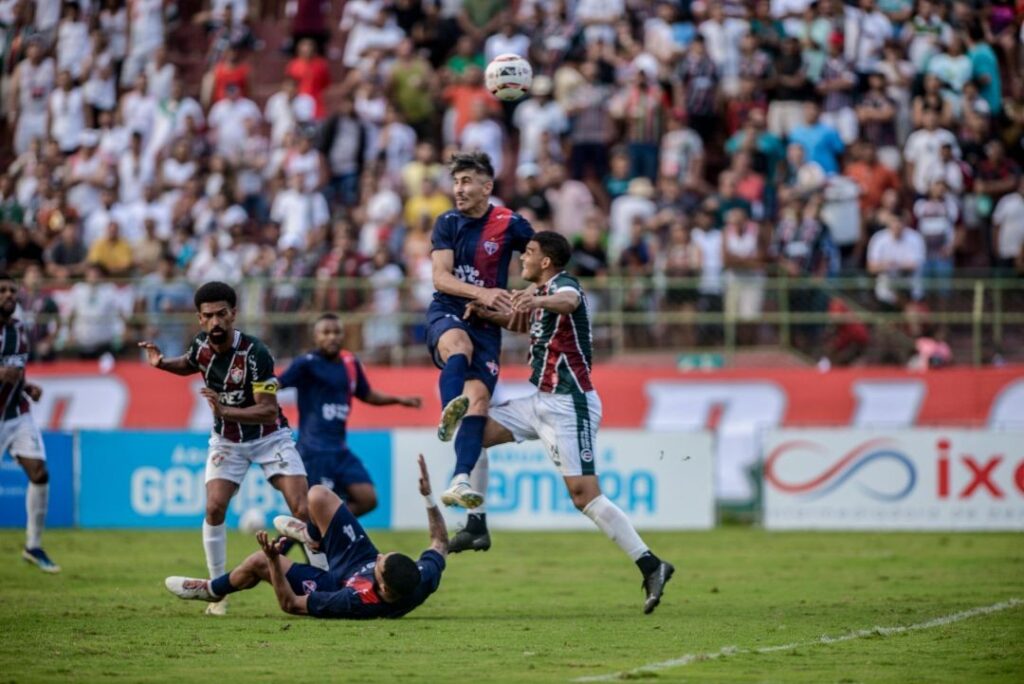 Quem sobe? Flu de Feira e Tremendão garantem vaga na semifinal, disputando clássico eletrizante