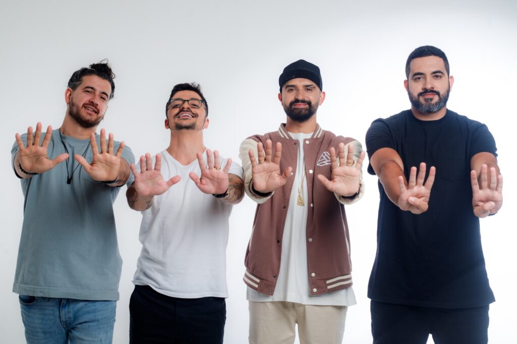 “4 Amigos” se apresentam nesta segunda (21) em Feira de Santana com show inédito no Aria Hall
