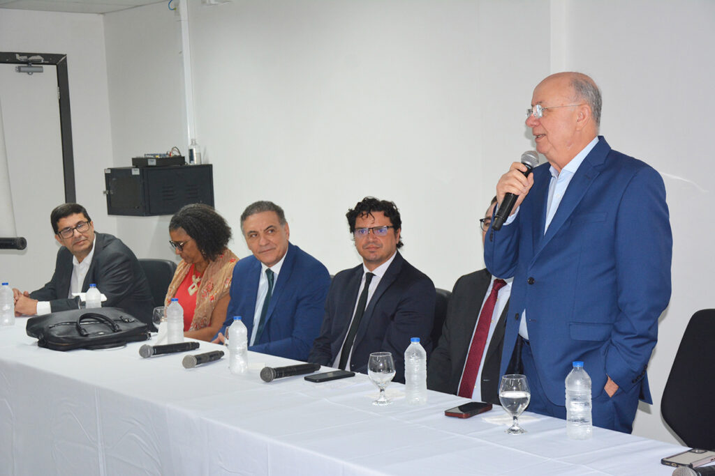 Feira de Santana vai sediar projeto piloto que visa encerramento dos lixões das cidades vizinhas