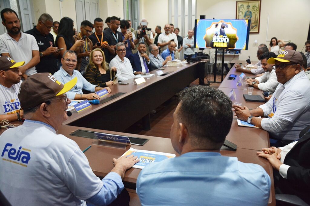 Expofeira 2025 destaca força do agronegócio, atraindo cerca de 400 mil visitantes e 300 criadores já confirmados