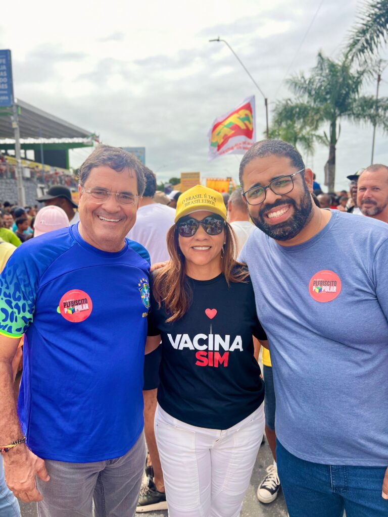 Ao lado de secretários feirenses, Angelo Almeida participa do Grito dos Excluídos e defende a soberania nacional