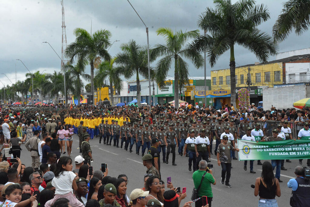 Independência do Brasil é celebrada com desfile cívico em Feira de Santana