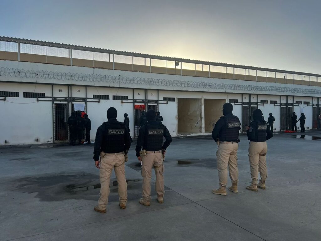 Três detentos fogem do Presídio de Feira de Santana e forças de segurança fazem operação de busca