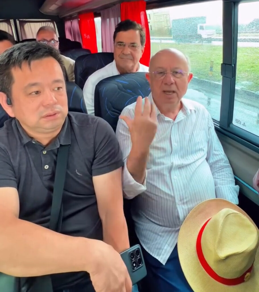 Executivos da BYD visitam Feira de Santana acompanhados de José Ronaldo e Angelo Almeida