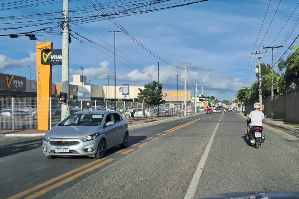 SMT implanta nova faixa na Artêmia Pires para melhorar fluxo de veículos