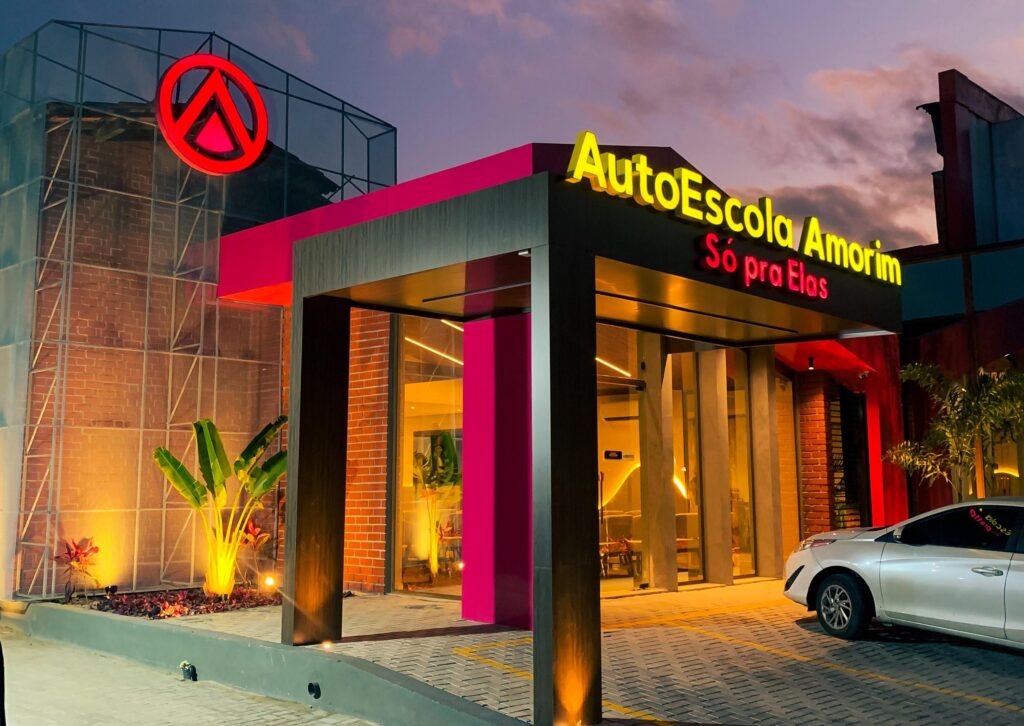 Autoescola Amorim Só pra Elas chega a Feira de Santana com espaço exclusivo e inovador para mulheres