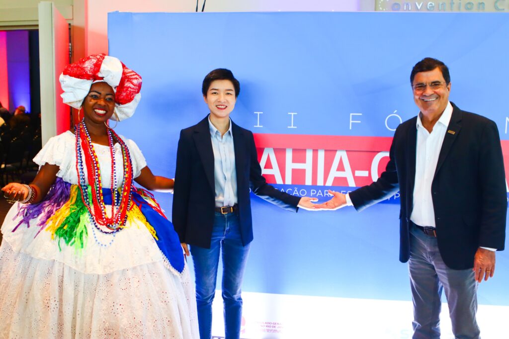 “China é um exemplo para o mundo”, afirma secretário Angelo Almeida durante Fórum Bahia-China