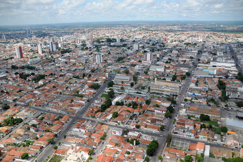 Altas temperaturas persistem em Feira de Santana neste início de ano, com chance de chuva a partir de domingo