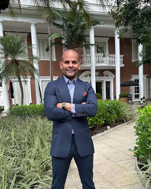 Médico com mais de 750 mil seguidores, que já atuou em Feira, é alvo de operação da PF por fabricação e venda ilegal de Mounjaro