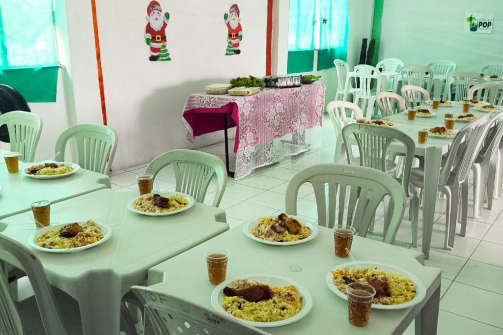 Prefeitura de Feira realiza Ceia de Natal para pessoas em situação de rua