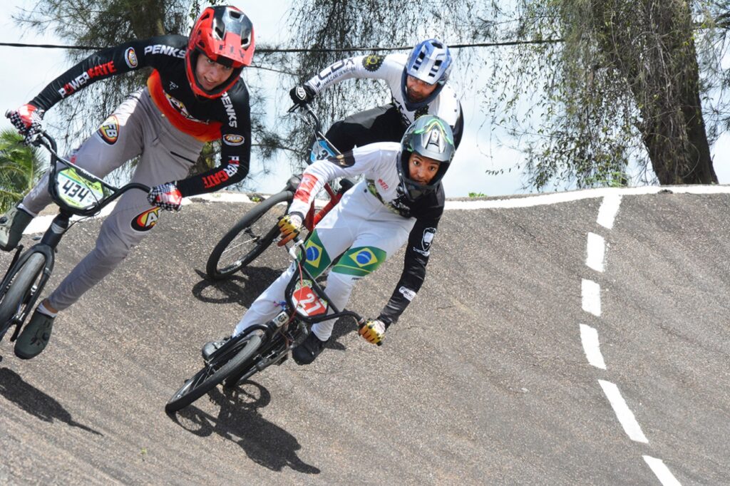 Competição de BMX movimenta Feira de Santana com mais de 50 atletas