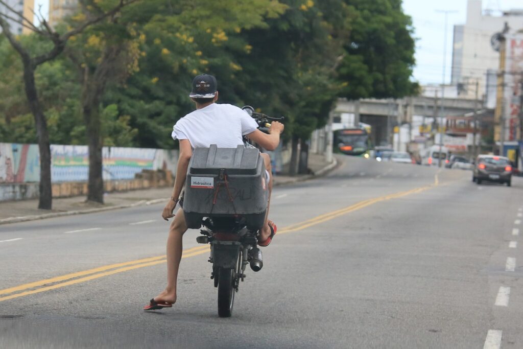 Motos com escapamento adulterado podem ser proibidas de circular em Feira de Santana