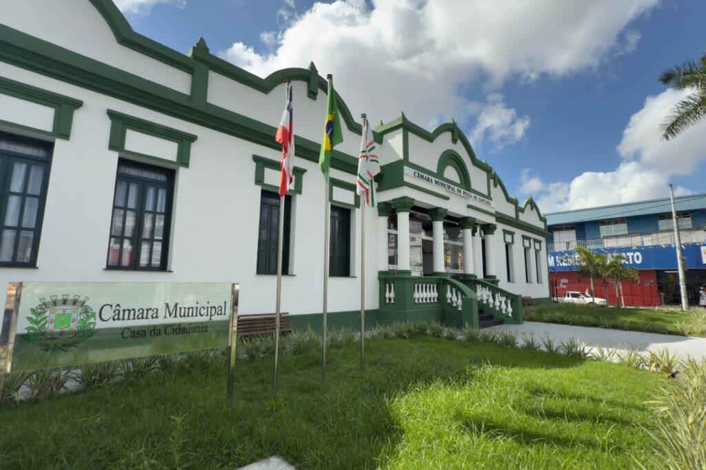 Câmara concede Comenda Maria Quitéria a vice-presidente da OAB e superintendente do Procon de Feira