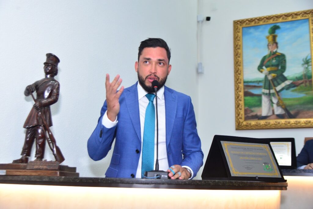 Prefeito João de Furão critica possível chapa puro-sangue do PT e assegura lealdade a Coronel