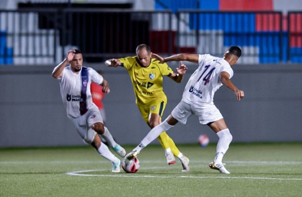 Com gol olímpico, Jequié supera o Bahia de Feira, que segue sem vencer no Baianão