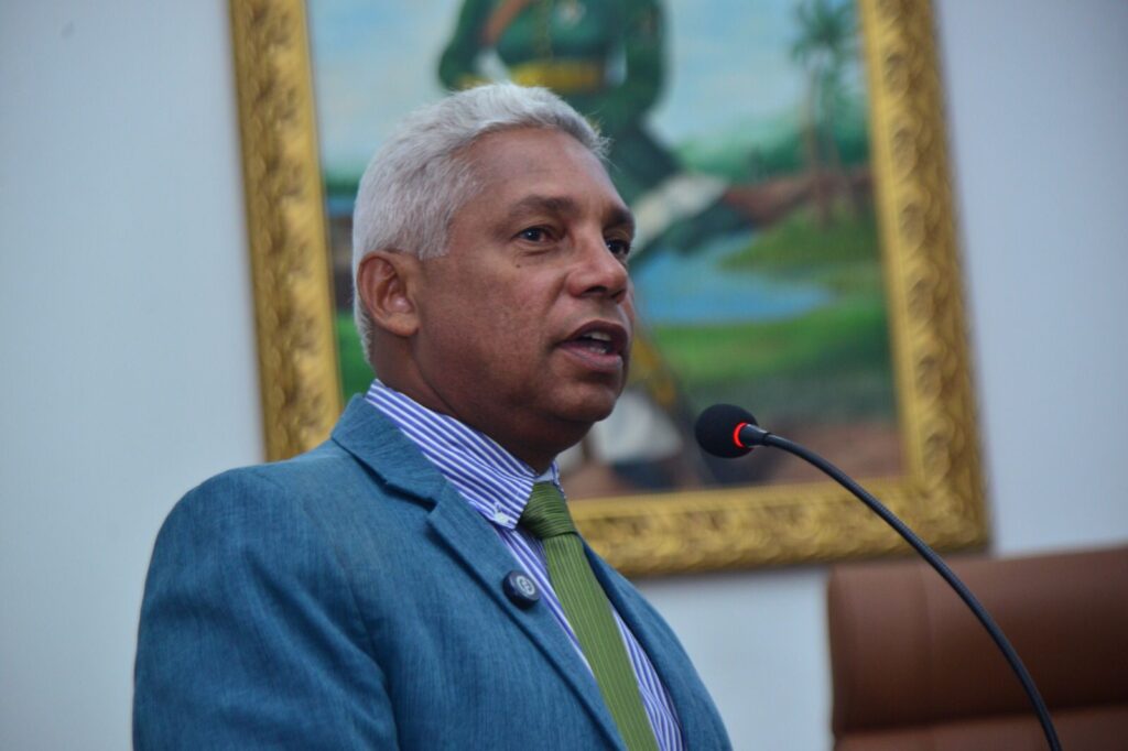 ‘Zé Ronaldo sofreu a maior humilhação política da história da Bahia’, aponta Silvio Dias