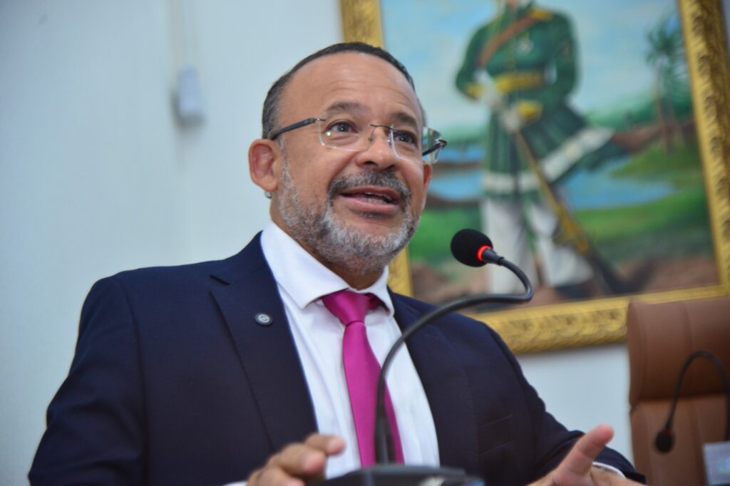 Vereador chama atenção para ausência de valores em termos aditivos publicados no Diário Oficial de Feira de Santana