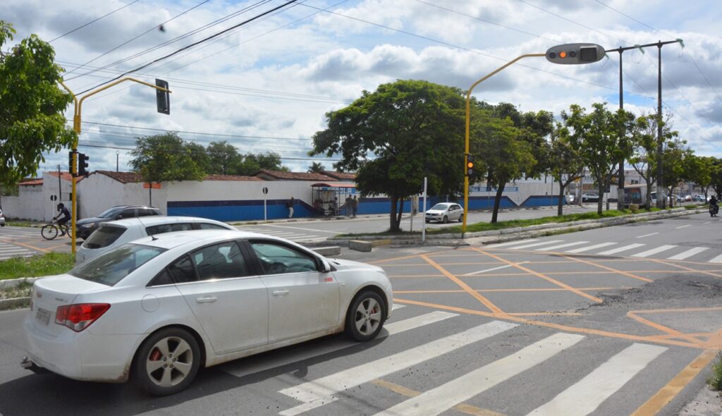 Eventos esportivos e concurso público provocam mudanças no trânsito em Feira no domingo