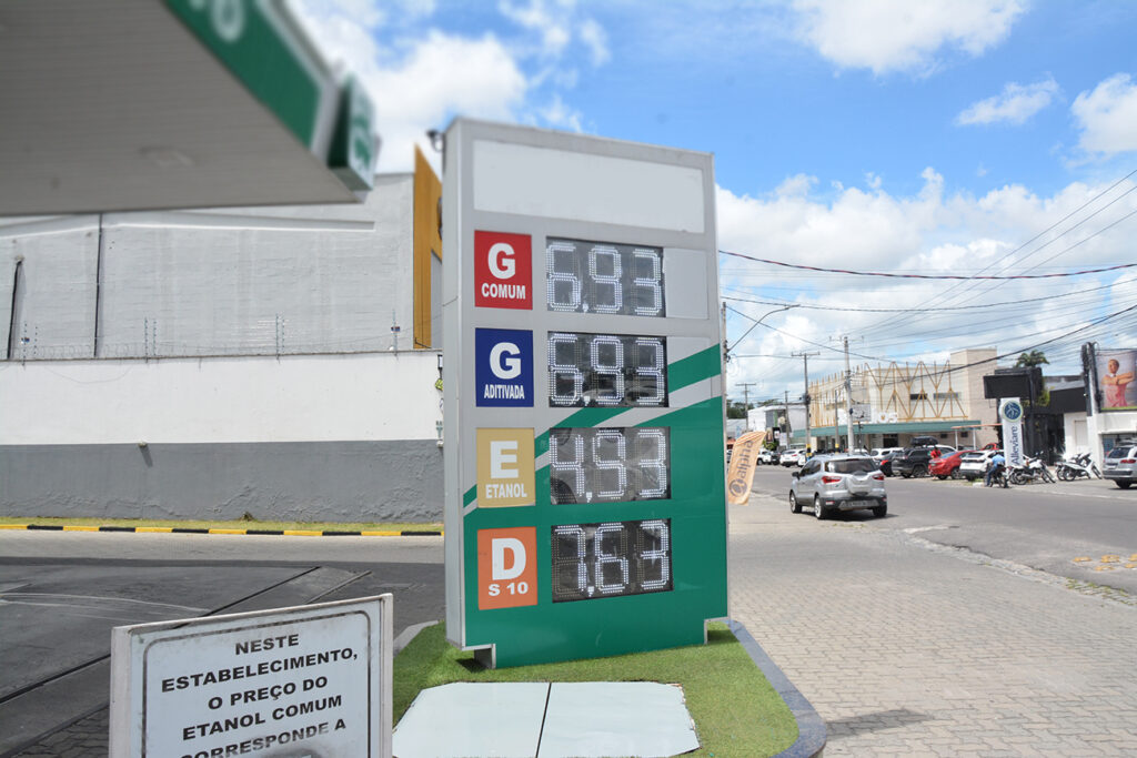 Fiscalização monitora preços do diesel e da gasolina em postos de Feira