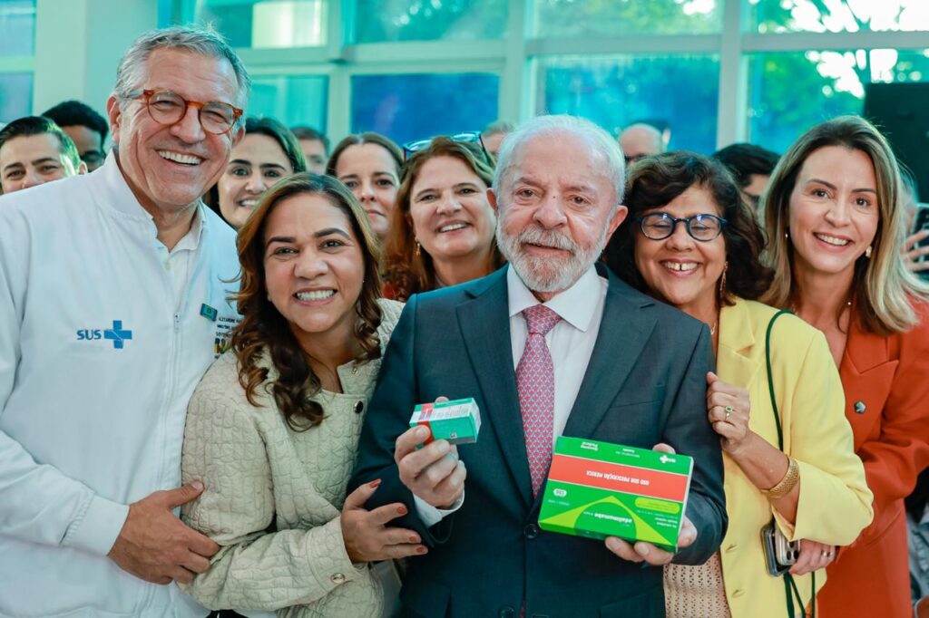 Roberta Santana acompanha Lula e Padilha em visita à Bionovis e reforça papel da Bahia na produção nacional de medicamentos oncológicos
