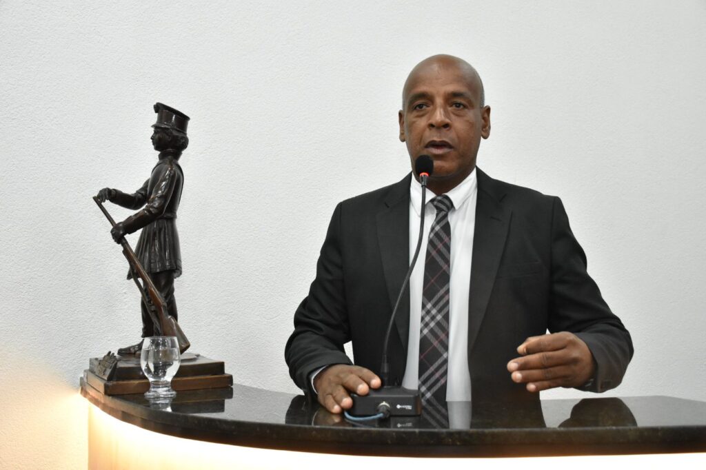 Vereador cobra solução do Governo do Estado para engarrafamentos de até 5 km na entrada de Feira