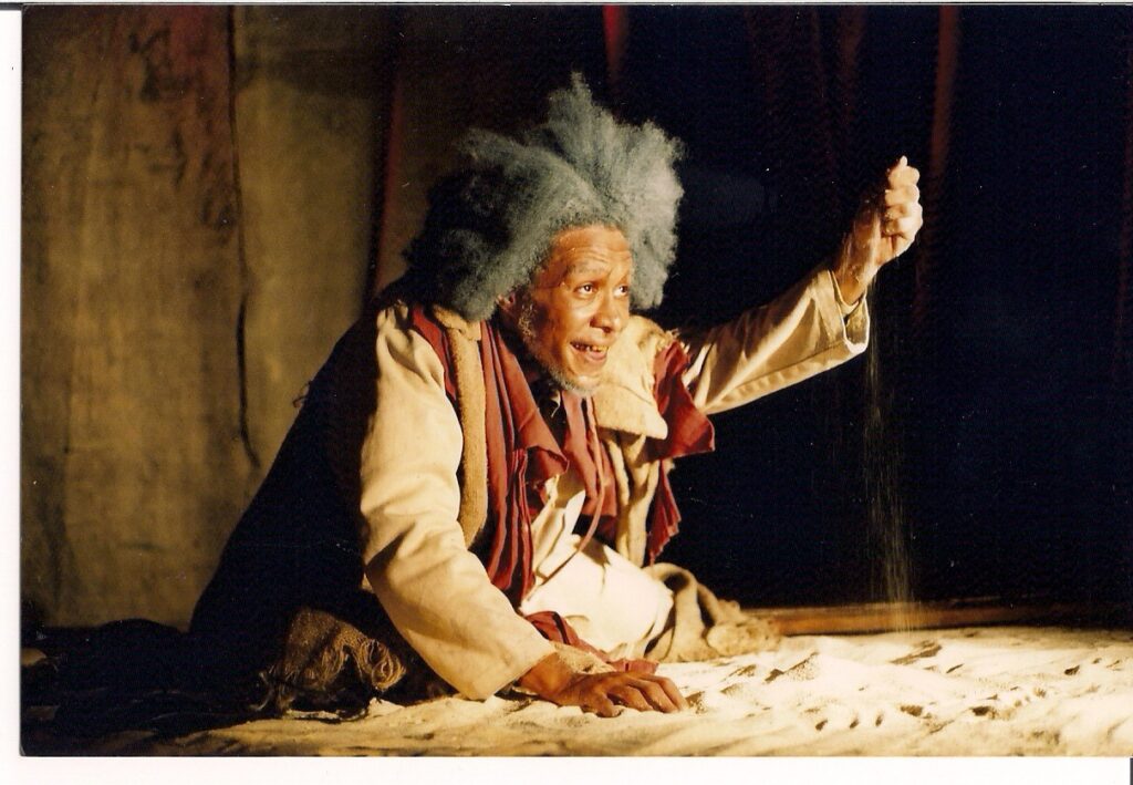 Em turnê pelos 25 anos, espetáculo “Seu Bomfim” chega a Feira de Santana com duas apresentações