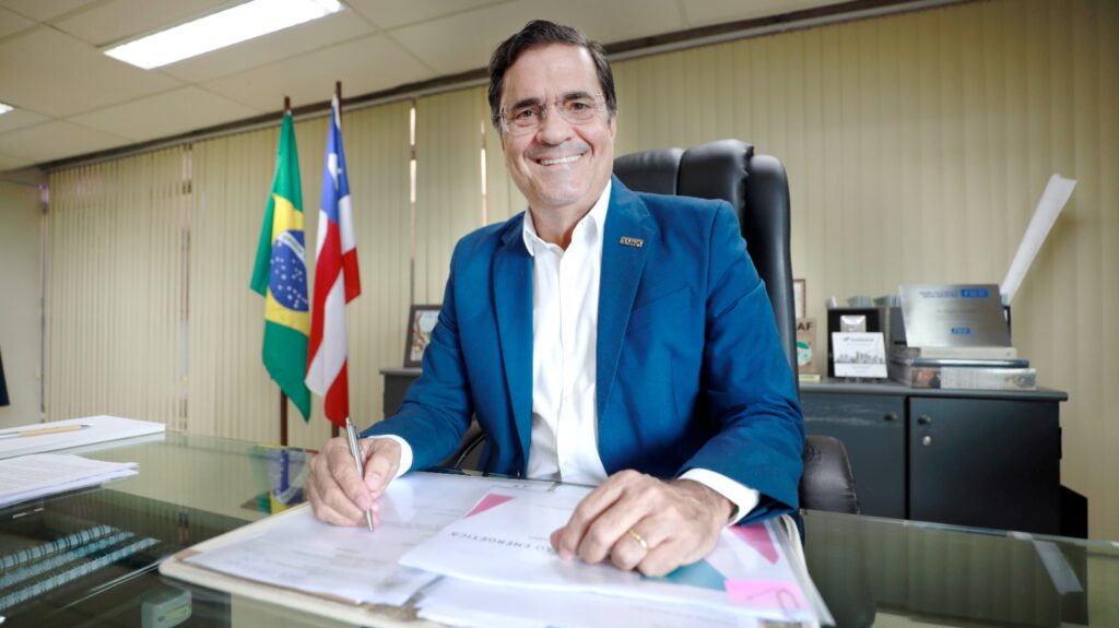 Ângelo Almeida deixa Secretaria de Desenvolvimento Econômico para disputar reeleição à ALBA